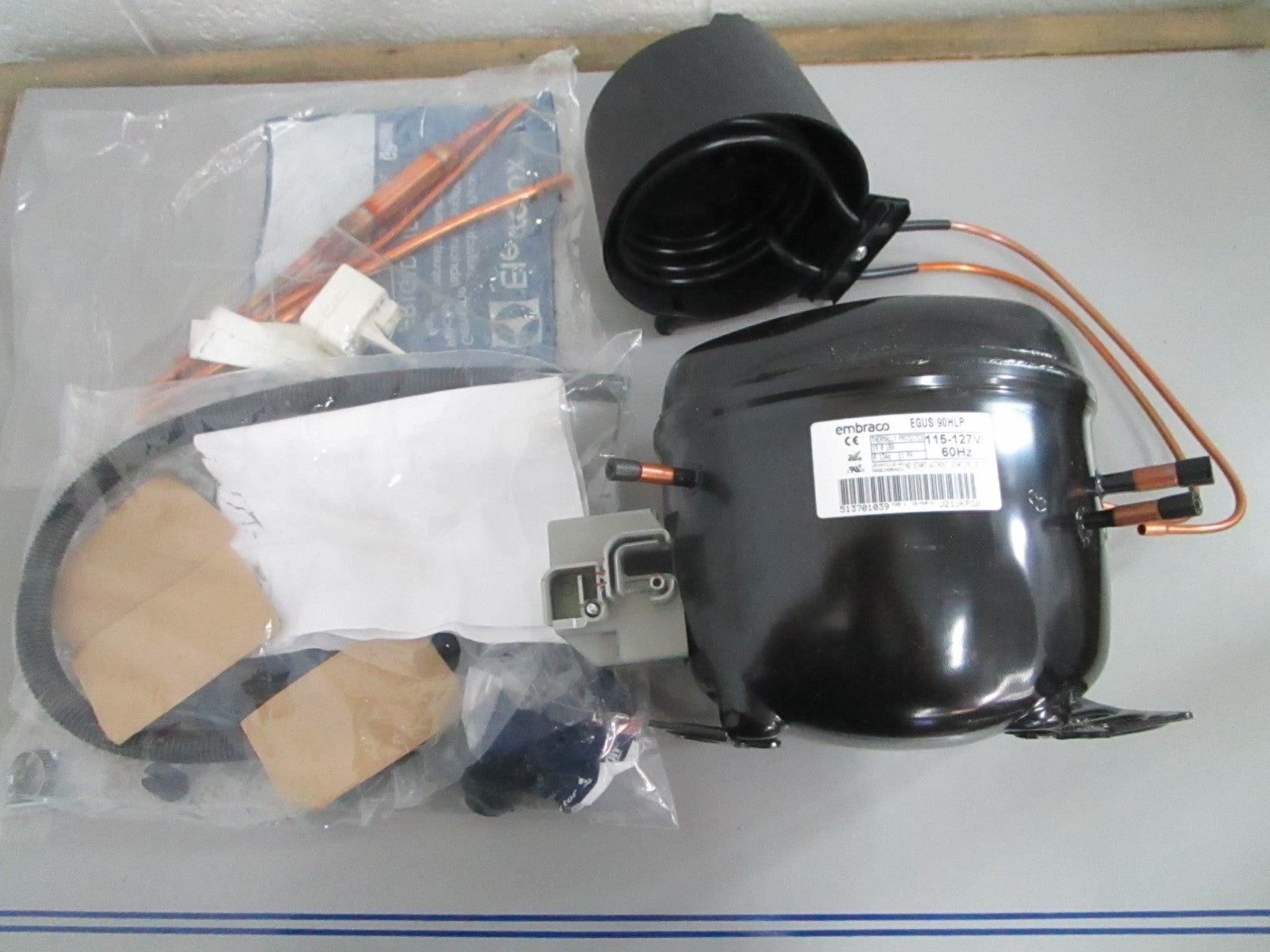 *NEW OEM* 0820 Electrolux Compressor Kit 5304475102