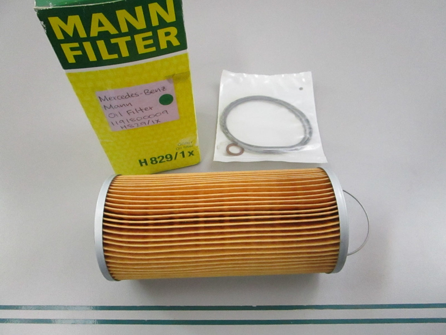 NEW OEM 1191800009 H829/1X Mercedes-Benz Mann Oil Filter 0810