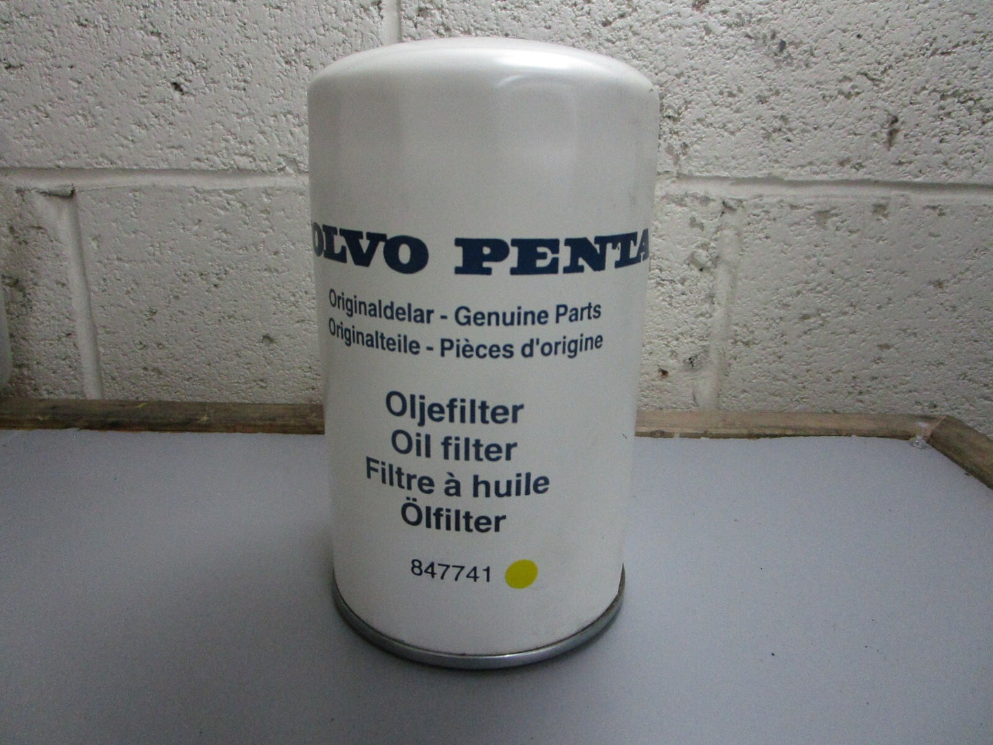 *NEW OEM* 0810 Volvo Penta Oil Filter 847741