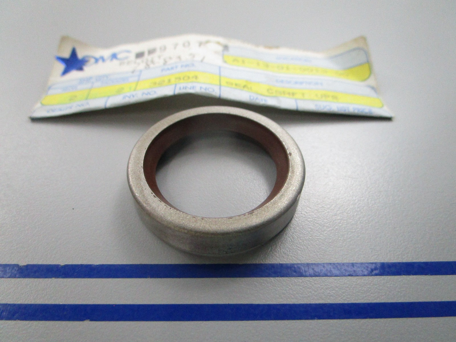 NEW OEM 321504 0321504 OMC Johnson Evinrude Crankshaft Seal 0810