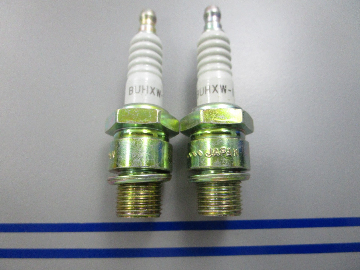 NEW (LOT OF 2) BUHXW-1 NGK Spark Plug 0810