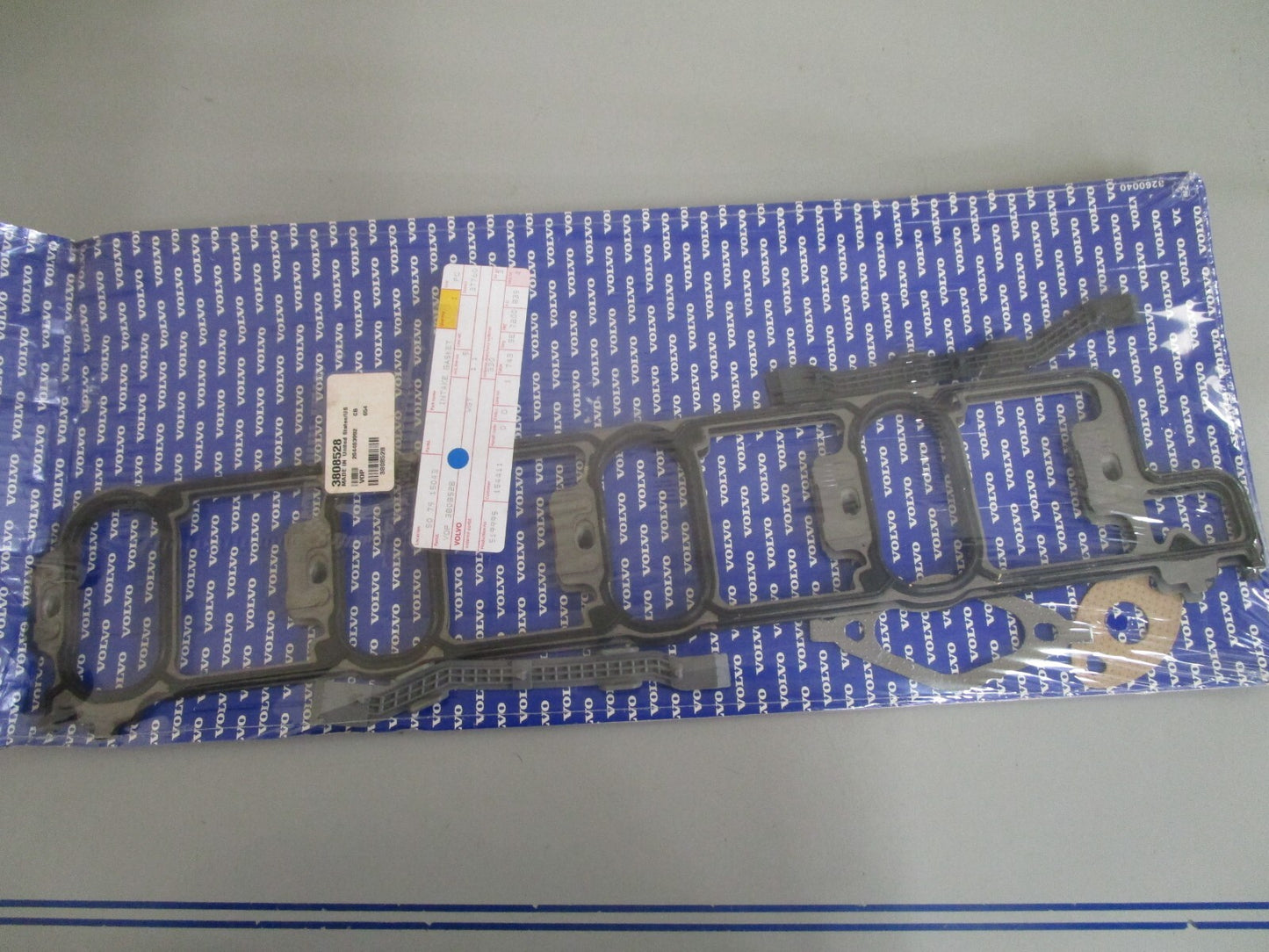 *NEW OEM* 0820 Volvo Penta Cylinder Intake Gasket 3808528
