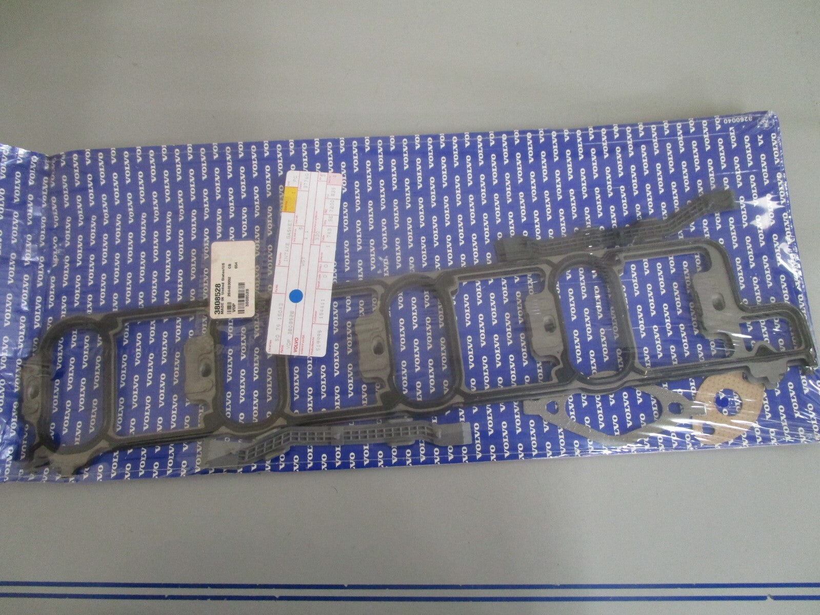 *NEW OEM* 0820 Volvo Penta Cylinder Intake Gasket 3808528
