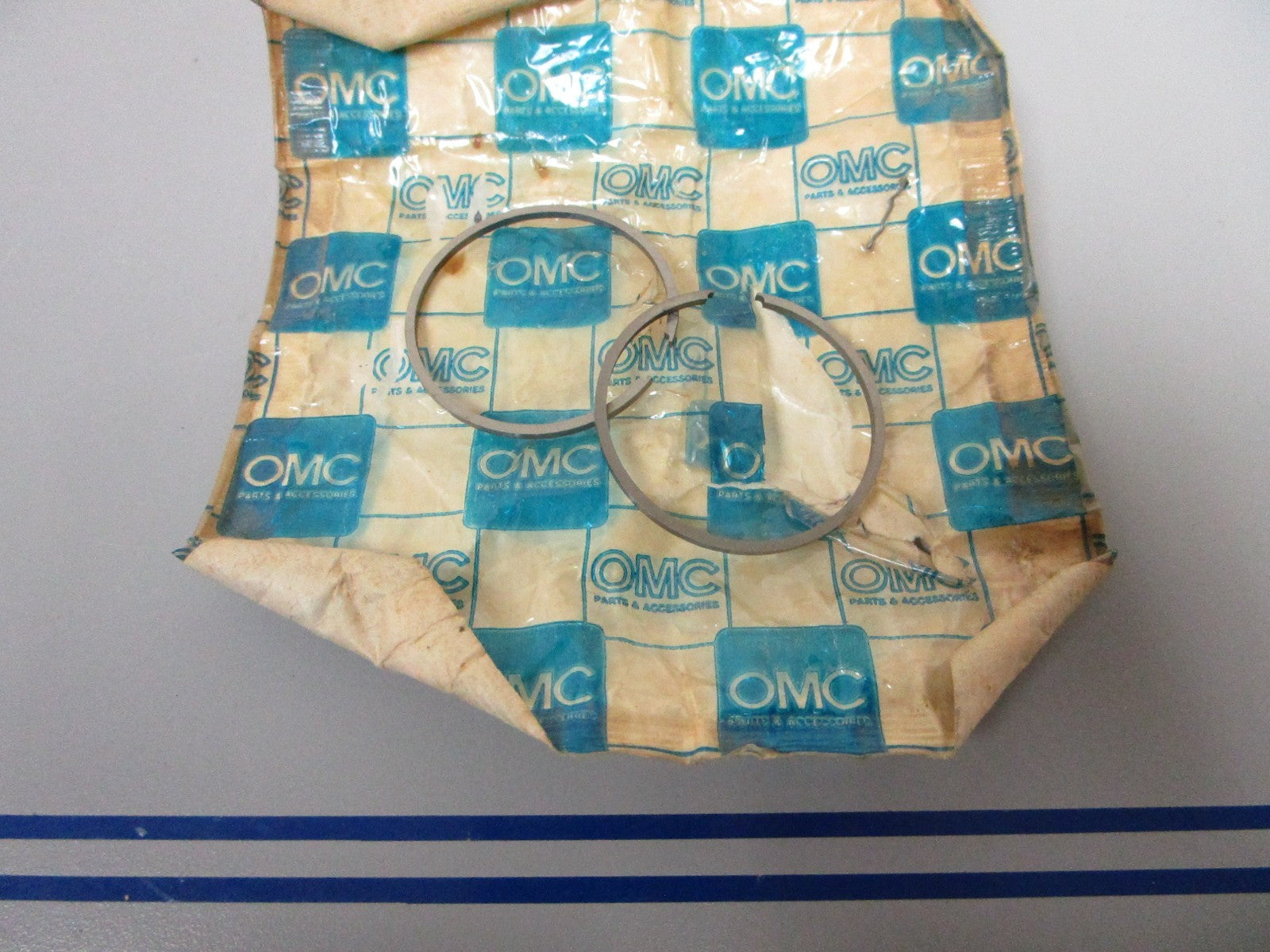 NEW OEM 383921 0383921 OMC Johnson Evinrude 2 Piston Ring .020 Assembly 0720