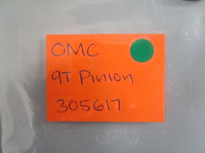NEW OEM 305617 0305617 OMC Johnson Evinrude 9T Pinion 0820