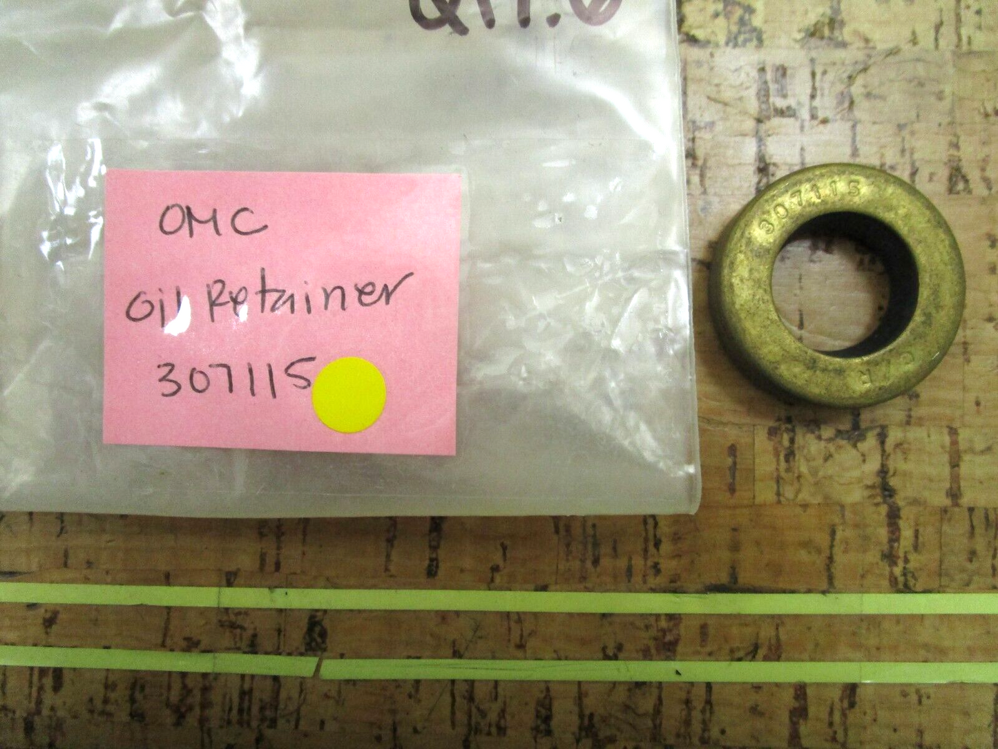 *NEW OEM* 0750 OMC Johnson Evinrude OIL RETAINER 307115 0307115