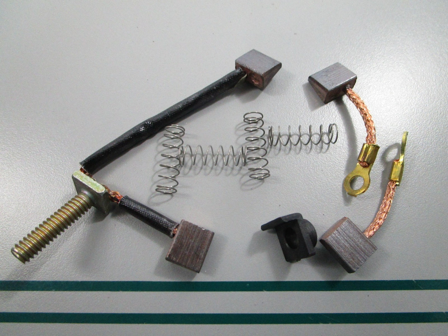 NEW OEM 385952 0385952 OMC Johnson Evinrude Brush & Spring Set 0810