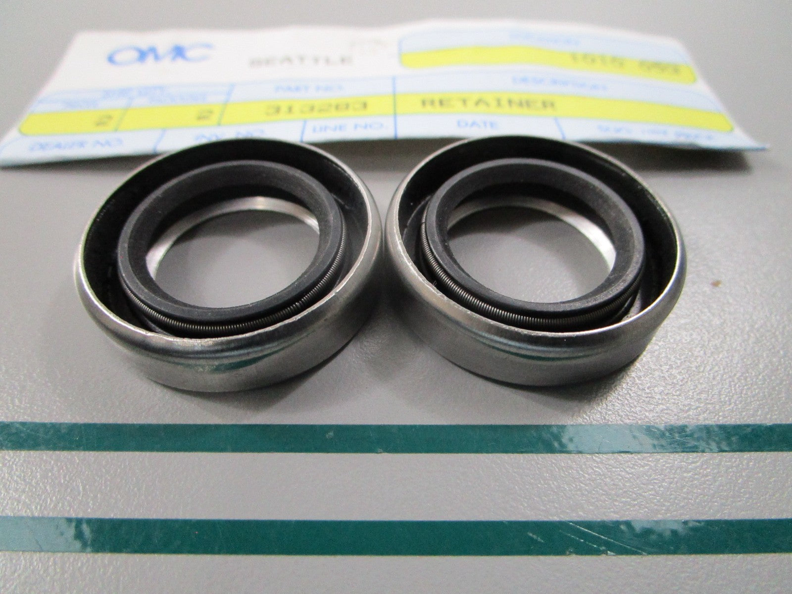 NEW OEM (LOT OF 2) 313283 0313283 OMC Johnson Evinrude Retainer 0810