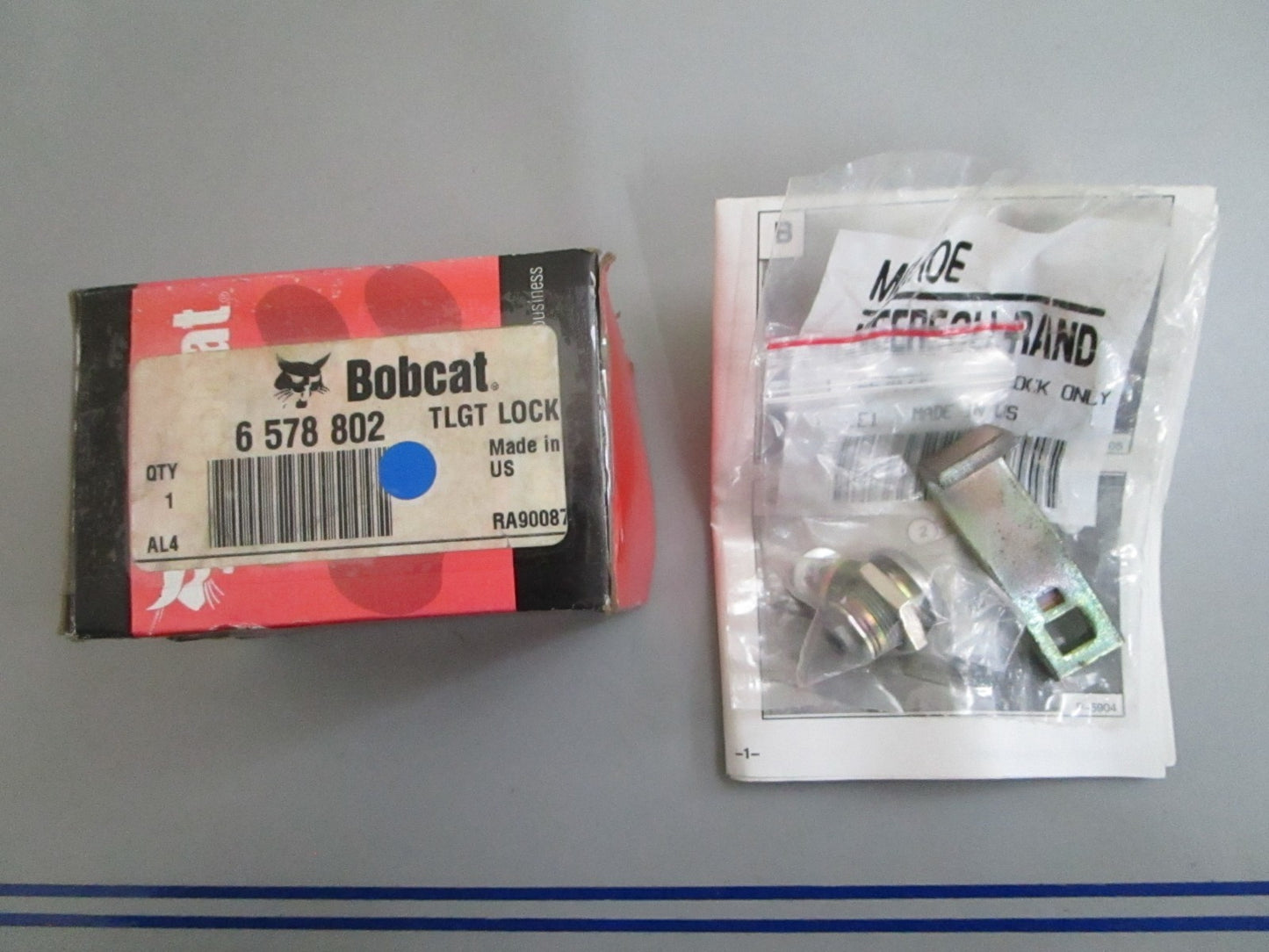 *NEW OEM* 0820 Bobcat Lock Key 6578802