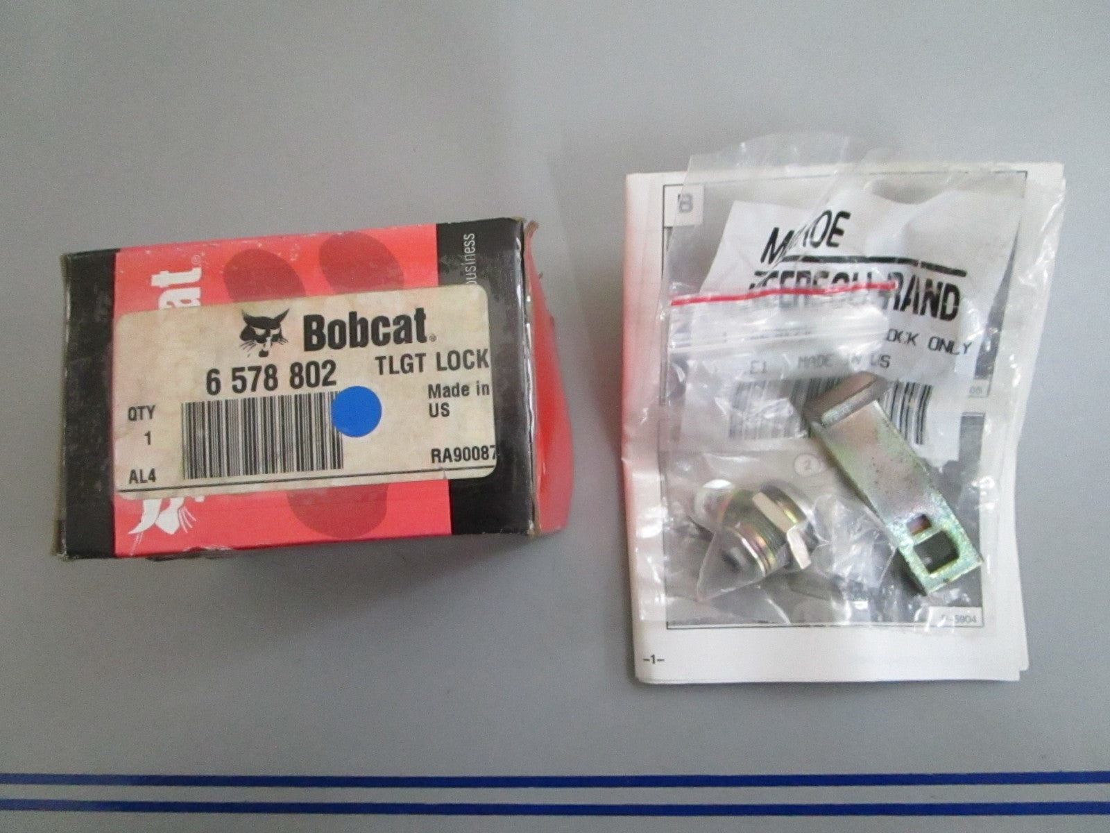 *NEW OEM* 0820 Bobcat Lock Key 6578802