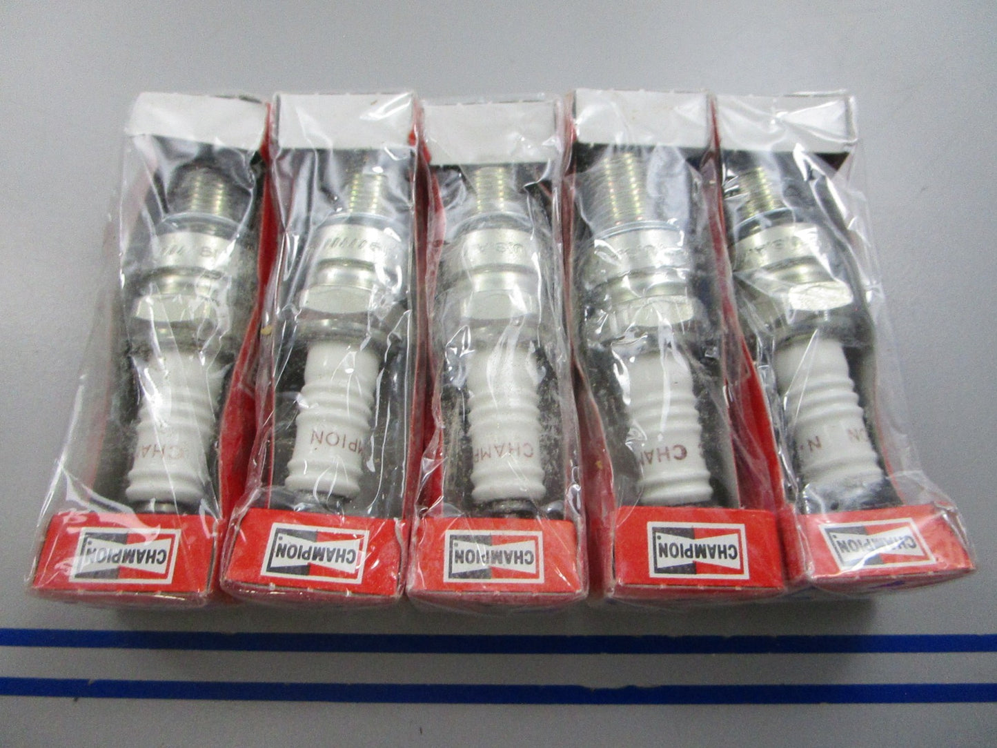 NEW (LOT OF 5) N4C Champion Spark Plug 0810