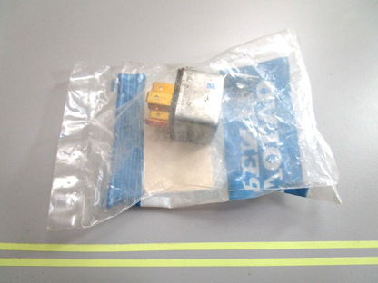 *NEW OEM* 0750 Volvo Penta RELAY 870670-7