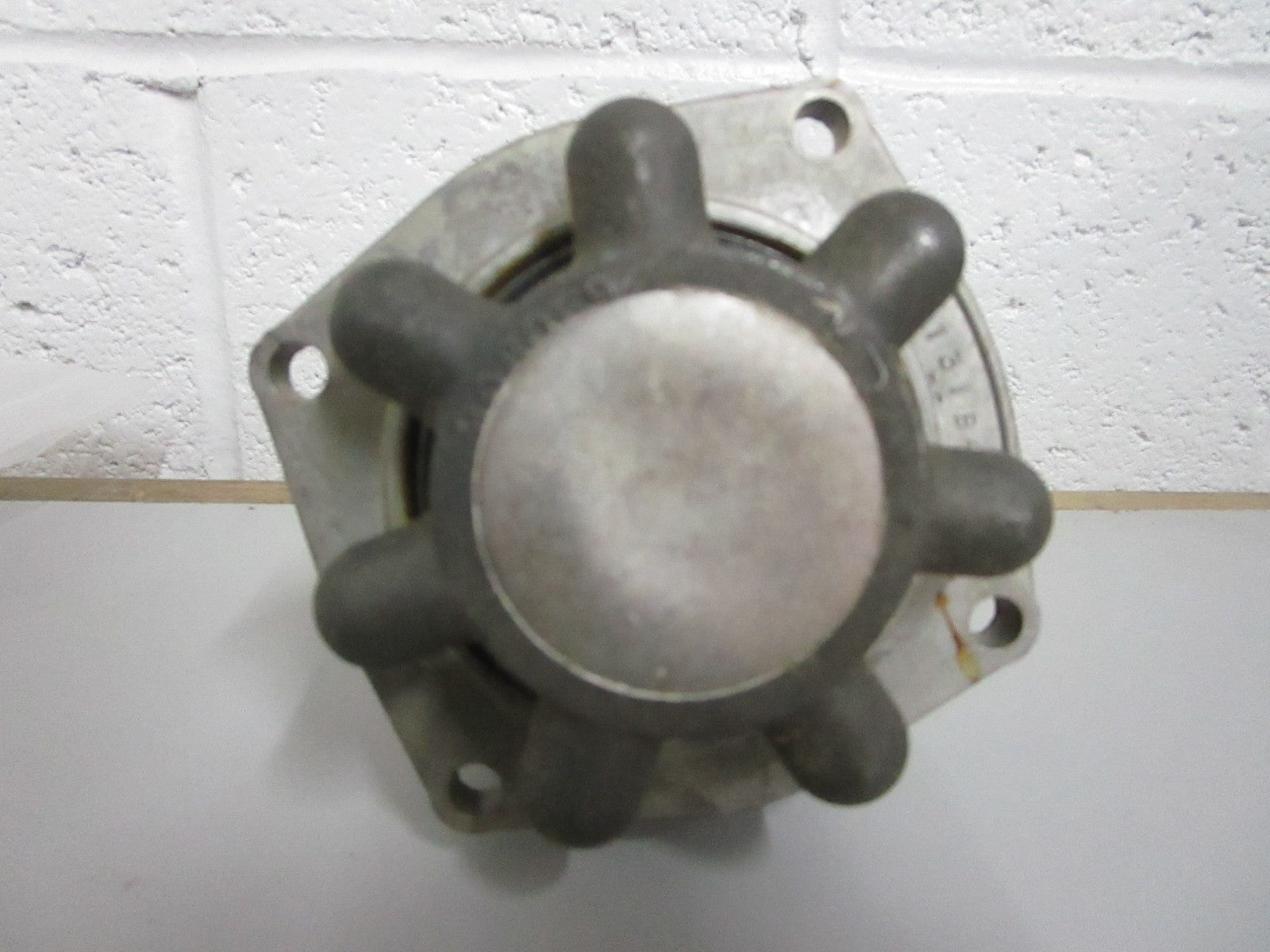 NEW OEM 980754 0980754 OMC Johnson Evinrude Ball Gear & Shaft Assy 0820