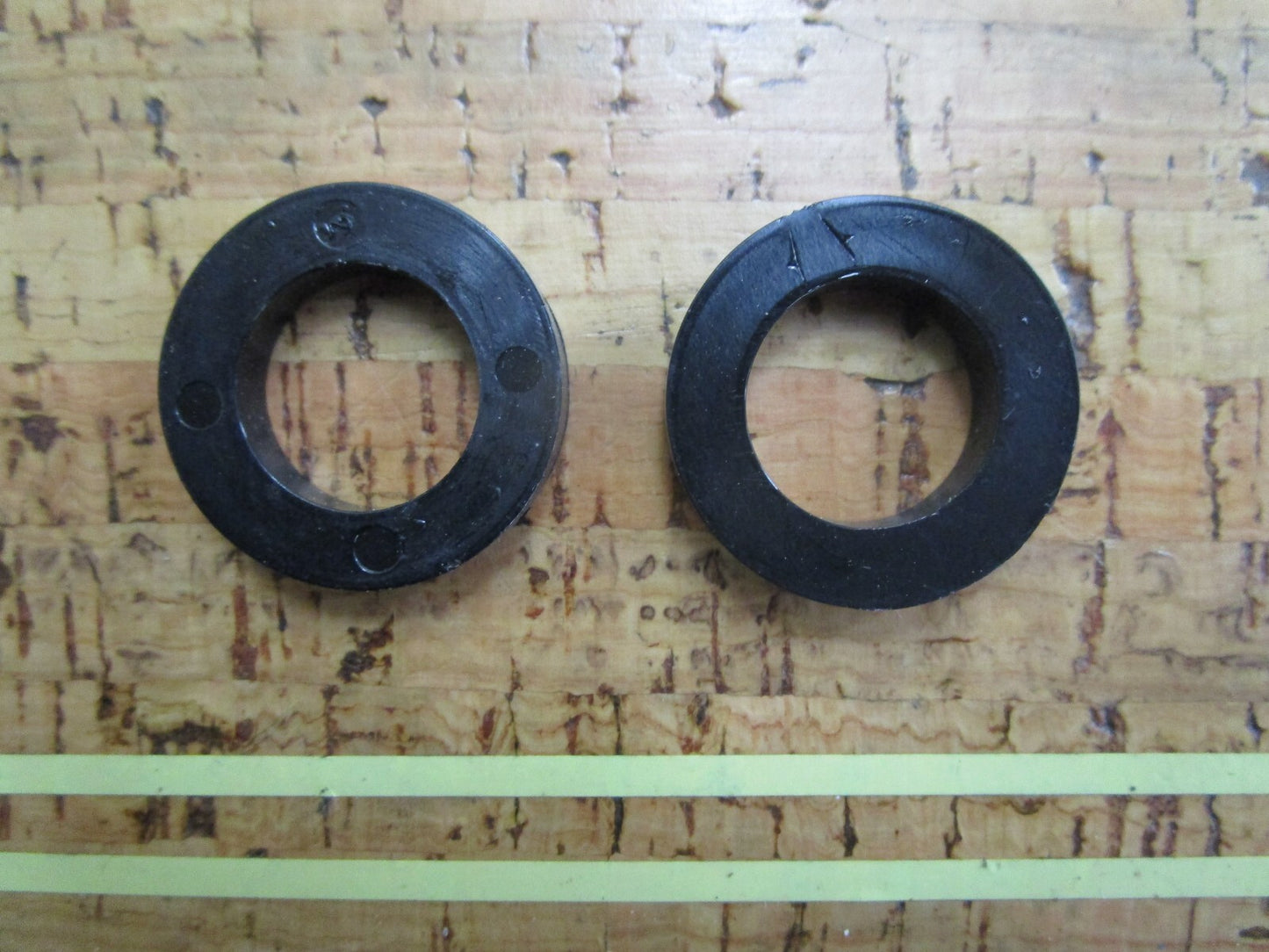 *NEW OEM* (LOT OF 2) 0810 OMC Johnson Evinrude Spacer 912811 0912811
