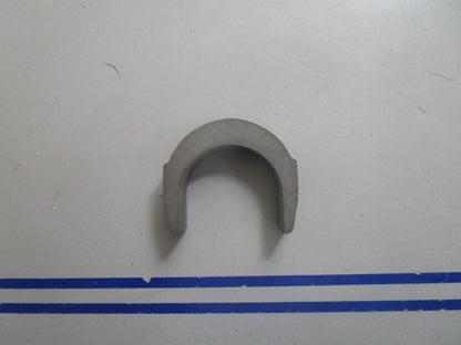 *NEW OEM* 0810 OMC Johnson Evinrude Cradle 302500 0302500