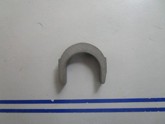 *NEW OEM* 0810 OMC Johnson Evinrude Cradle 302500 0302500
