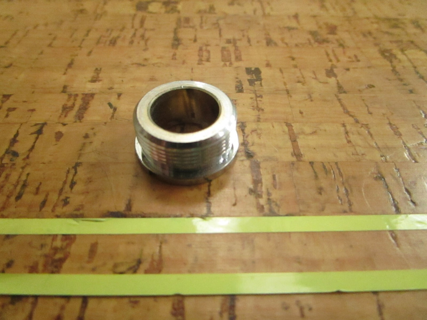 *NEW OEM*  0810 Volvo Penta Bushing 814640