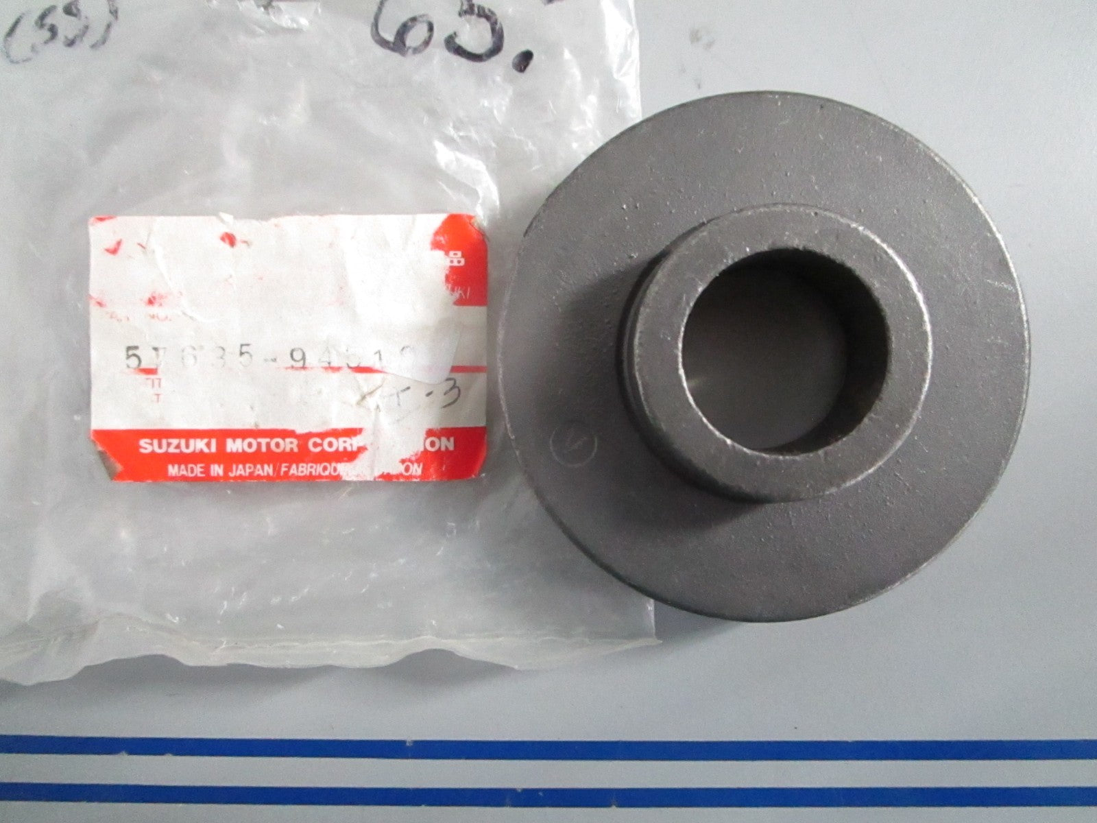 NEW OEM 57635-94510 Suzuki Prop Bushing Stopper 0820