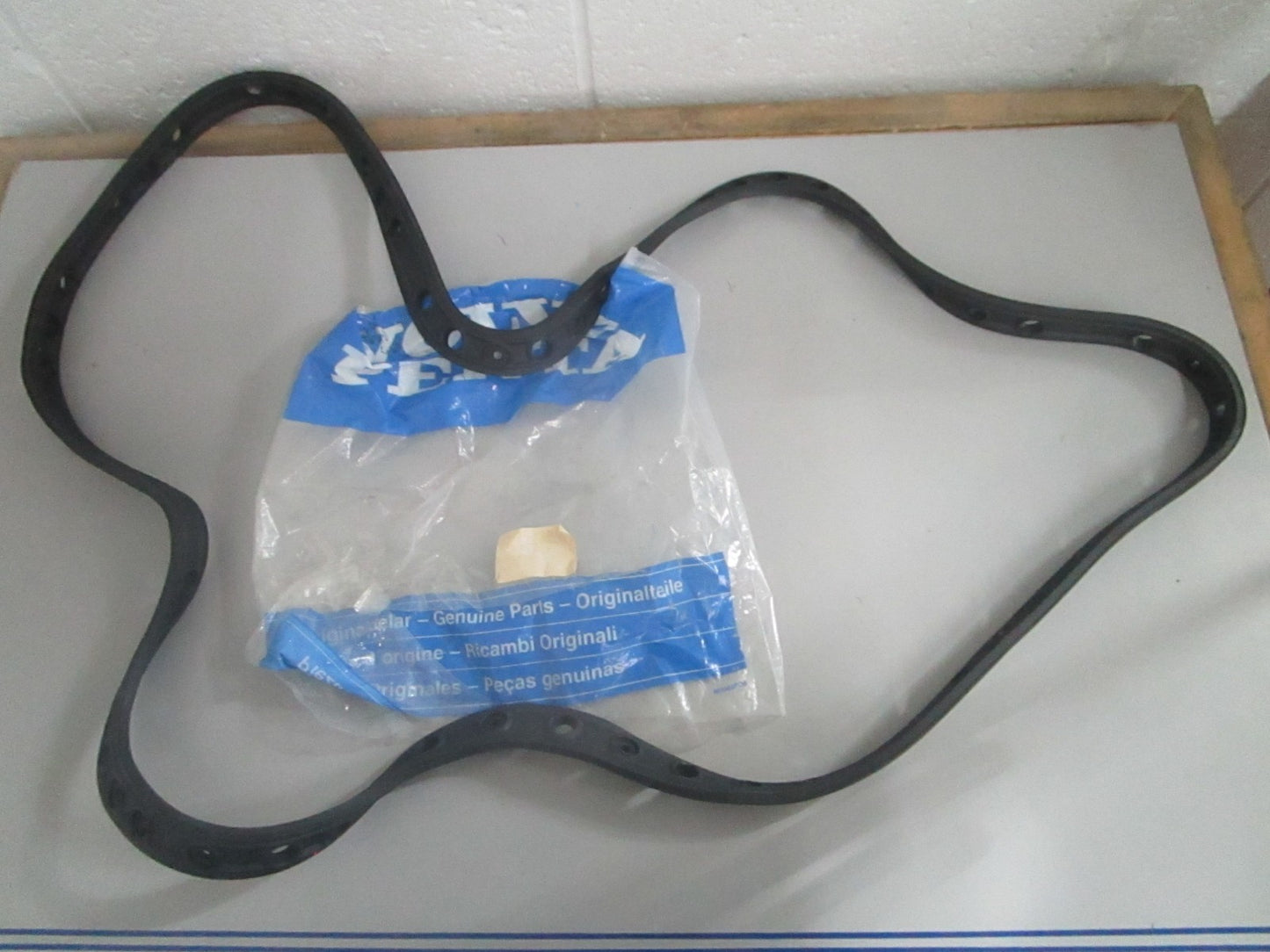 *NEW OEM* 0820 Volvo Penta Oil Pan Gasket 477785