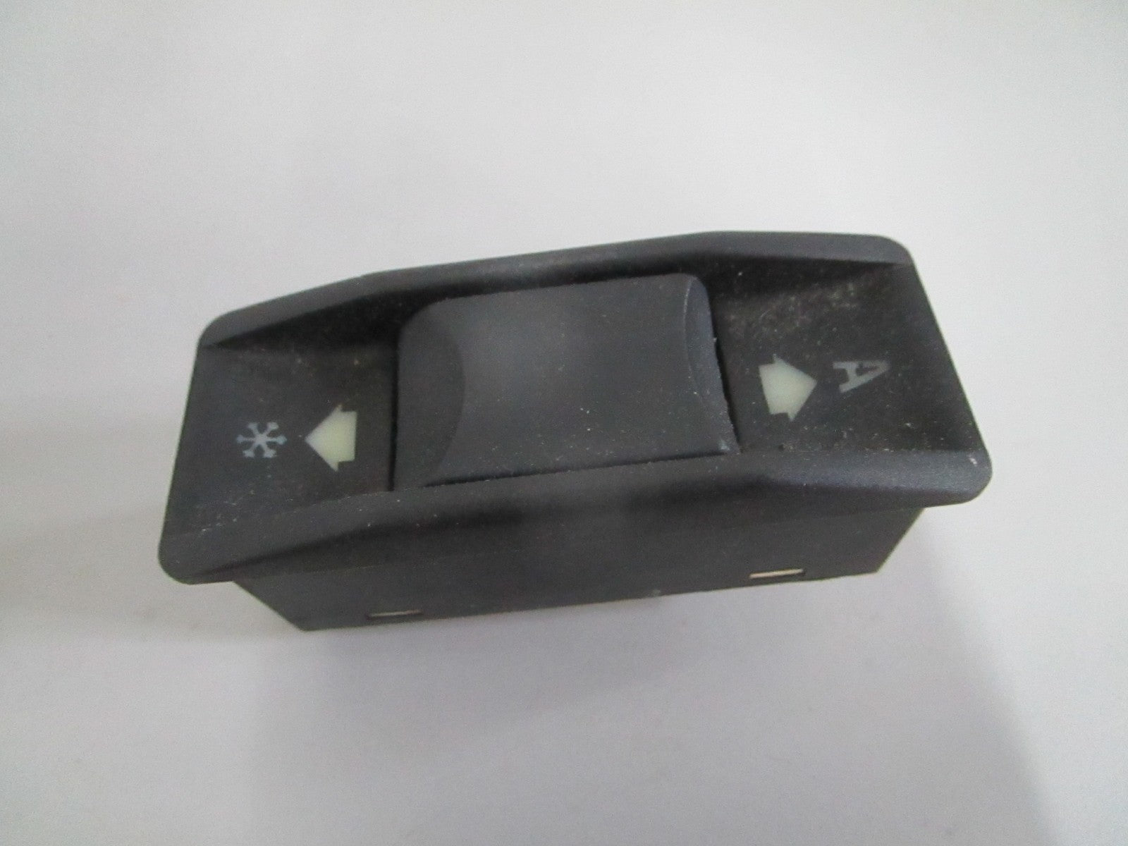 NEW OEM 61311390632 BMW Gearbox Switch 0820