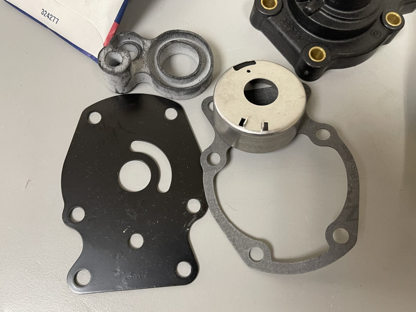 *NEW OEM* 0670 Johnson Evinrude Water Pump Kit 0437907 437907