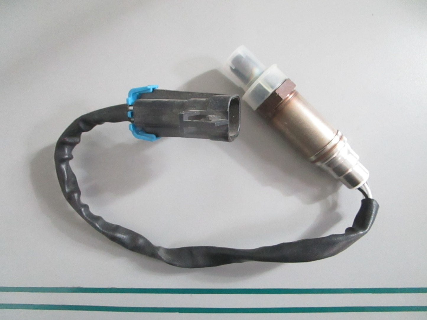 NEW OEM 0258005720 Bosch Oxygen Sensor 0820