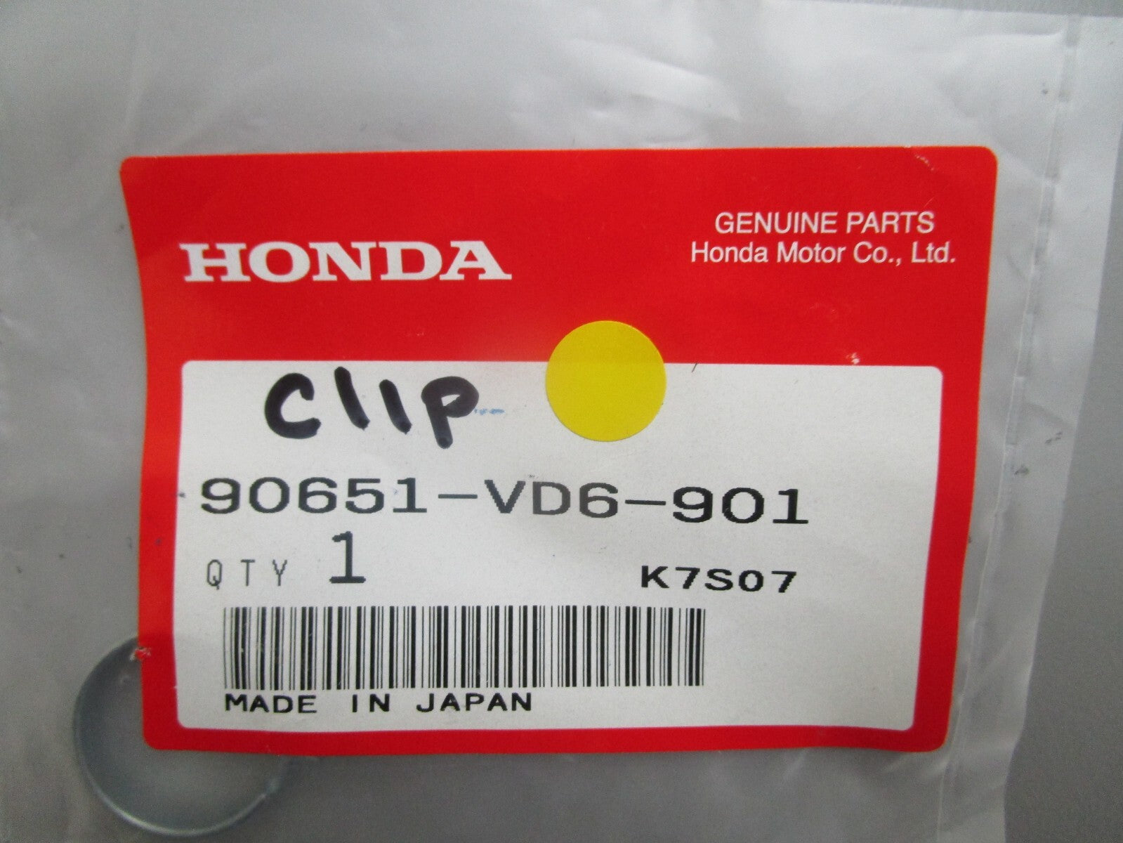 *NEW OEM* 0810 Honda Clip 90651-VD6-901