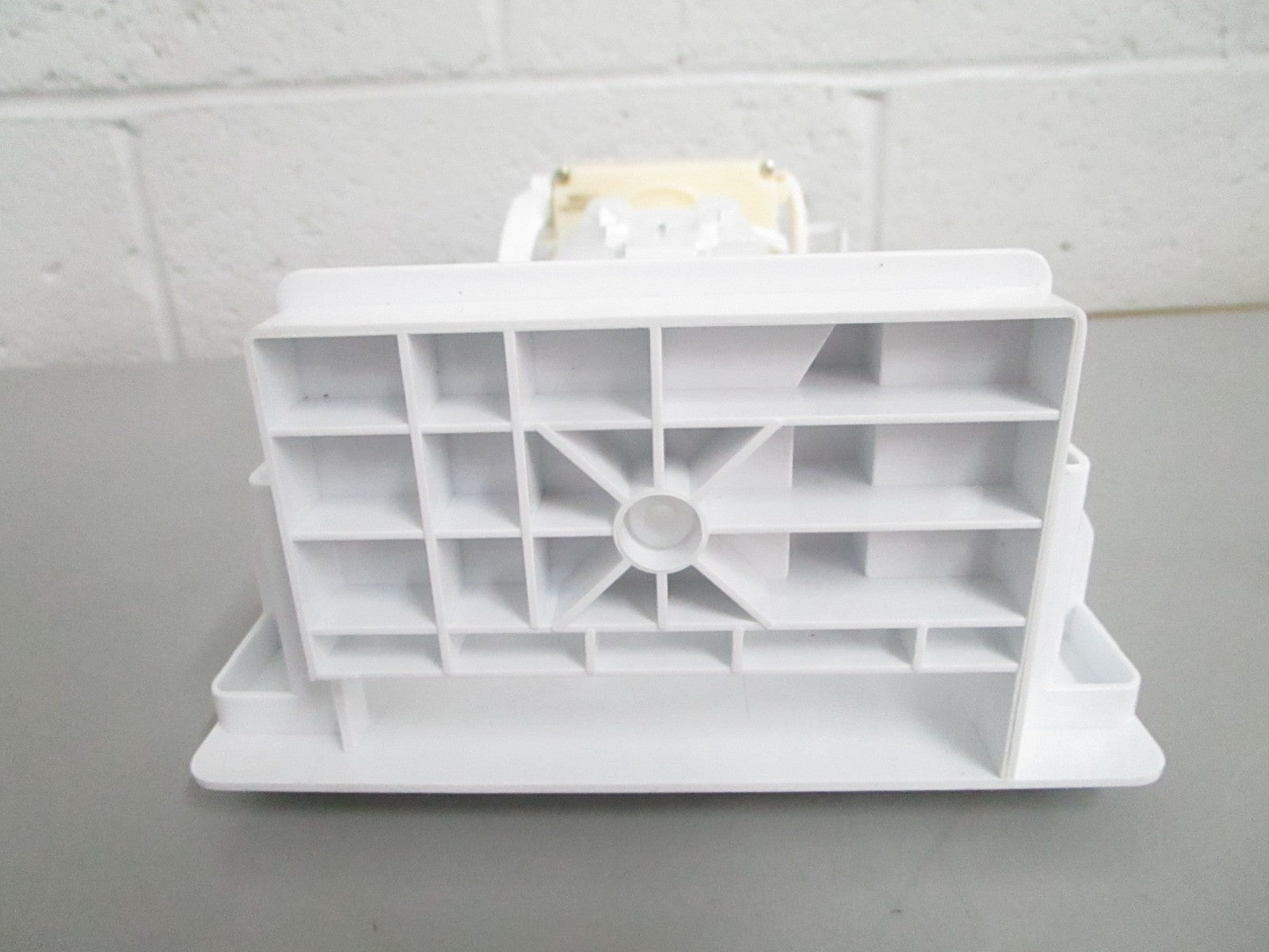 *NEW OEM* 0820 LG Automatic Ice Maker K1944385