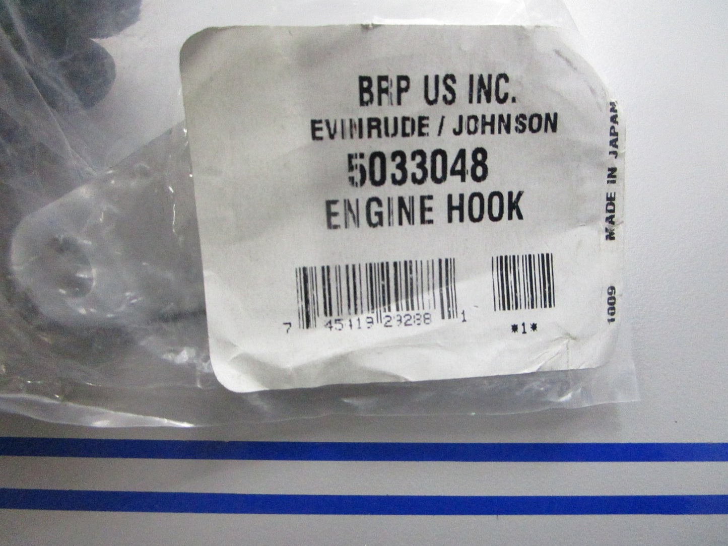 *NEW OEM* 0810 OMC Johnson Evinrude Engine Hook 5033048