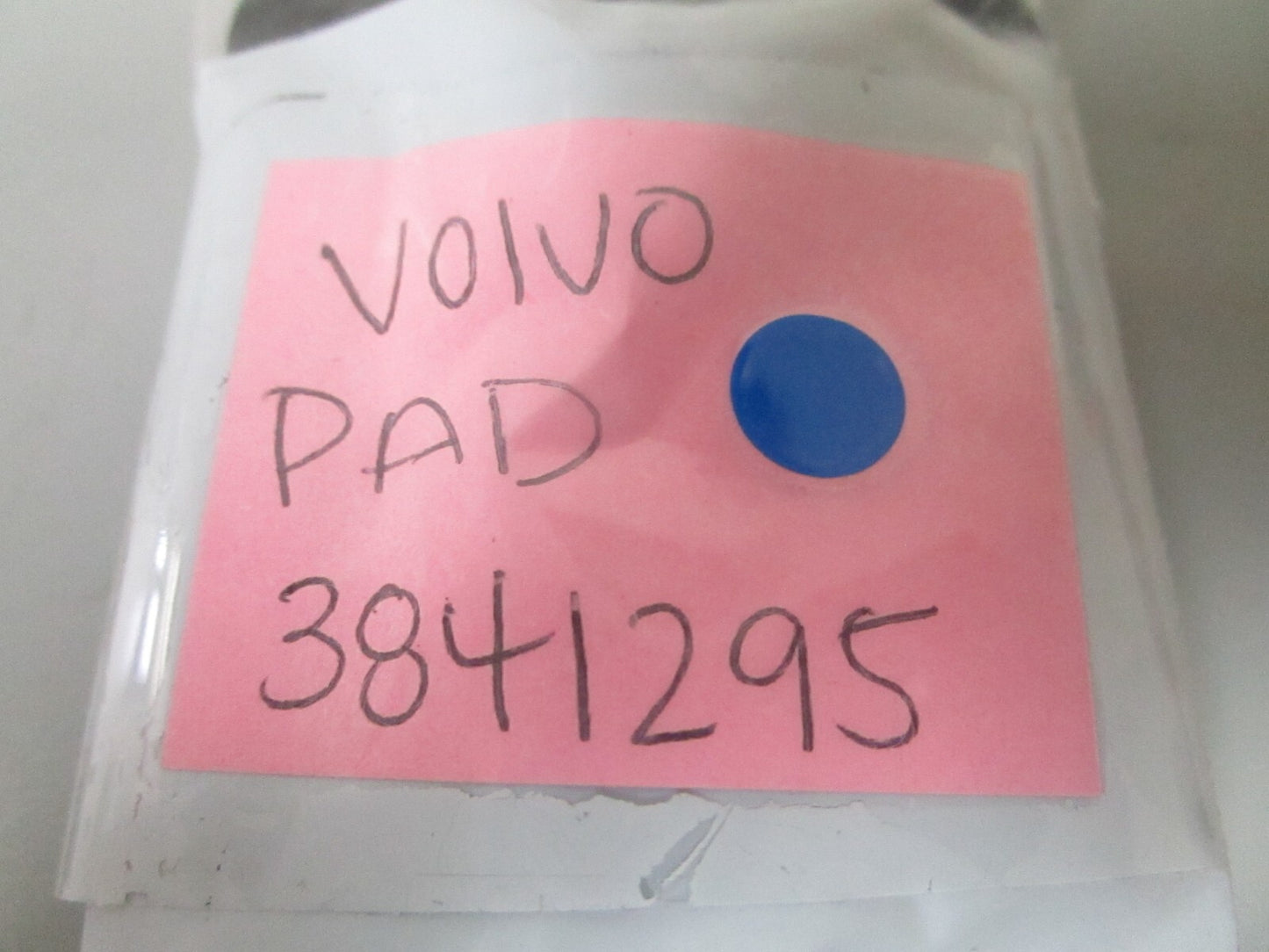 *NEW OEM* 0810 Volvo Penta Pad 3841295