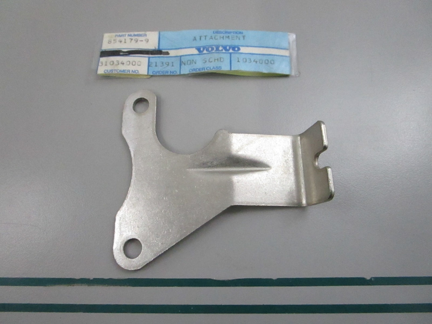 NEW OEM 854179 Volvo Penta Anchorage 0810
