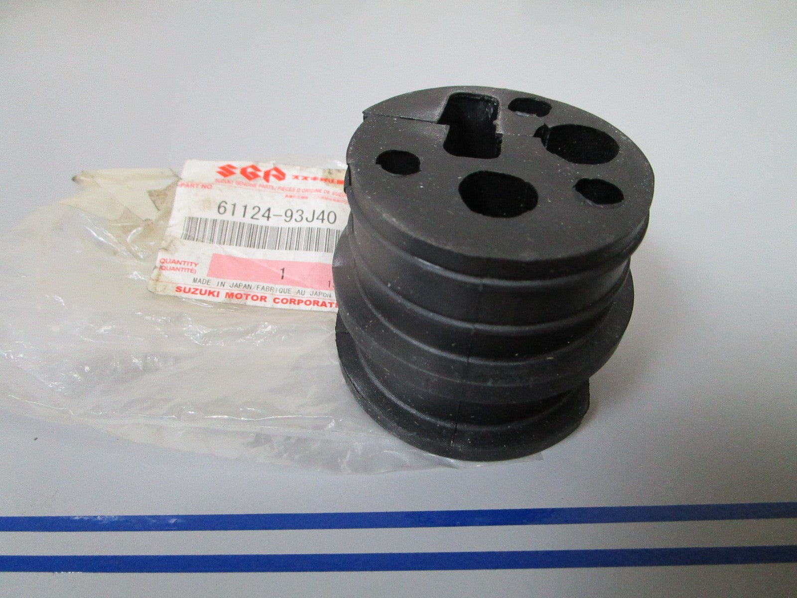 NEW OEM 61124-93J40 Suzuki Remocon Cable Grommet 0720