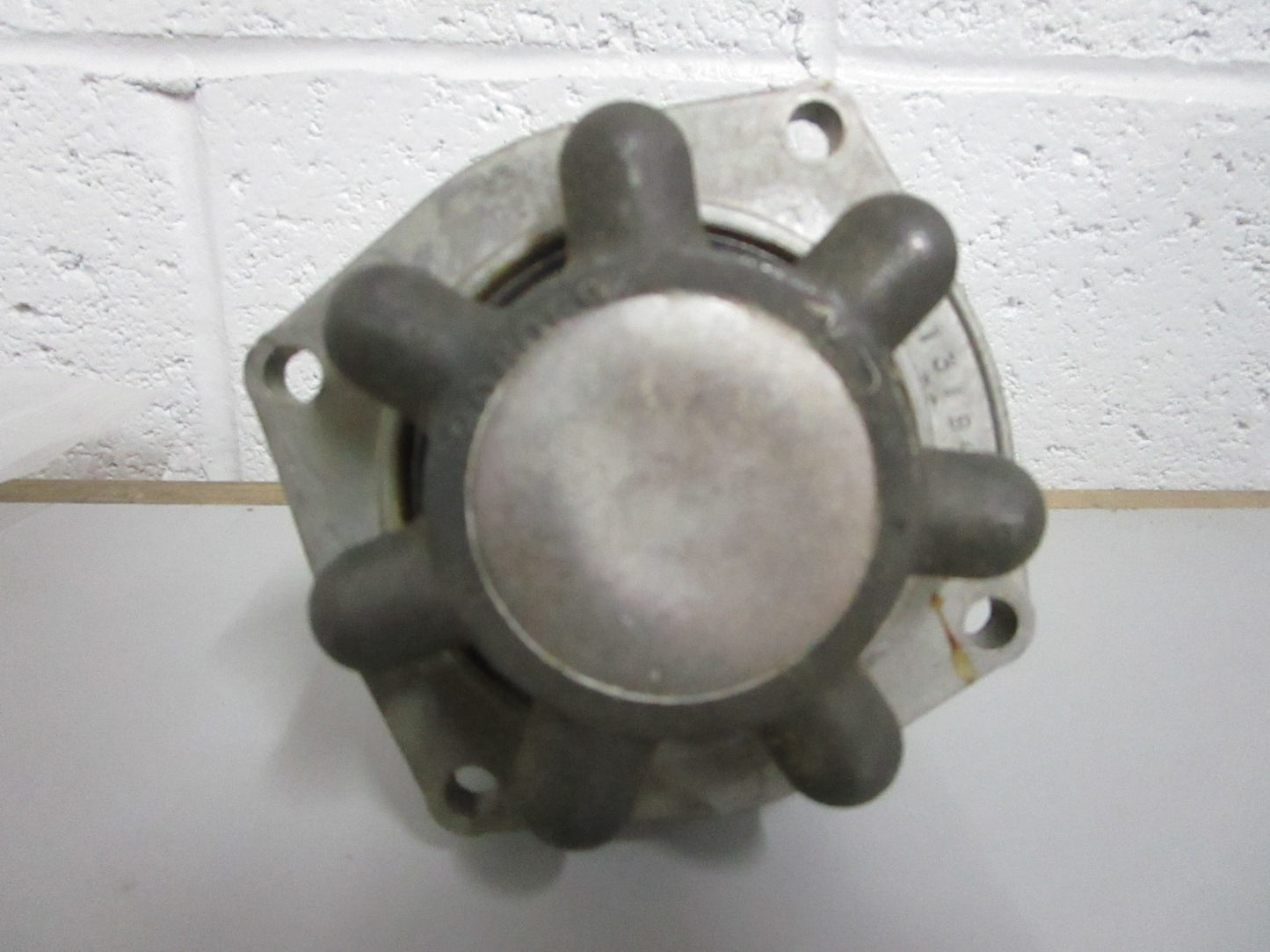 NEW OEM 980754 0980754 OMC Johnson Evinrude Ball Gear & Shaft Assy 0820