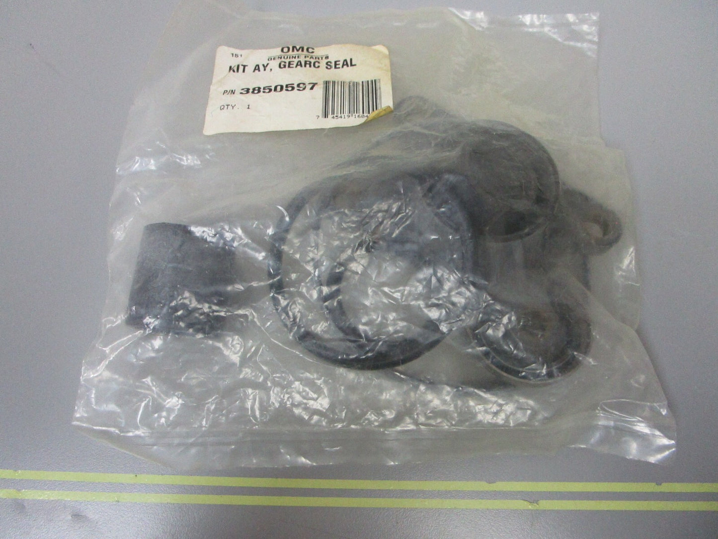 *NEW OEM* 0720 OMC Johnson Evinrude Volvo Gearcase Seal Kit 3850597