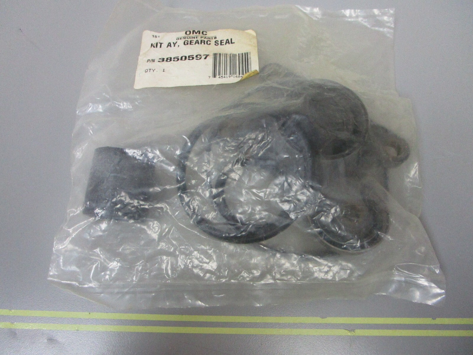 *NEW OEM* 0720 OMC Johnson Evinrude Volvo Gearcase Seal Kit 3850597