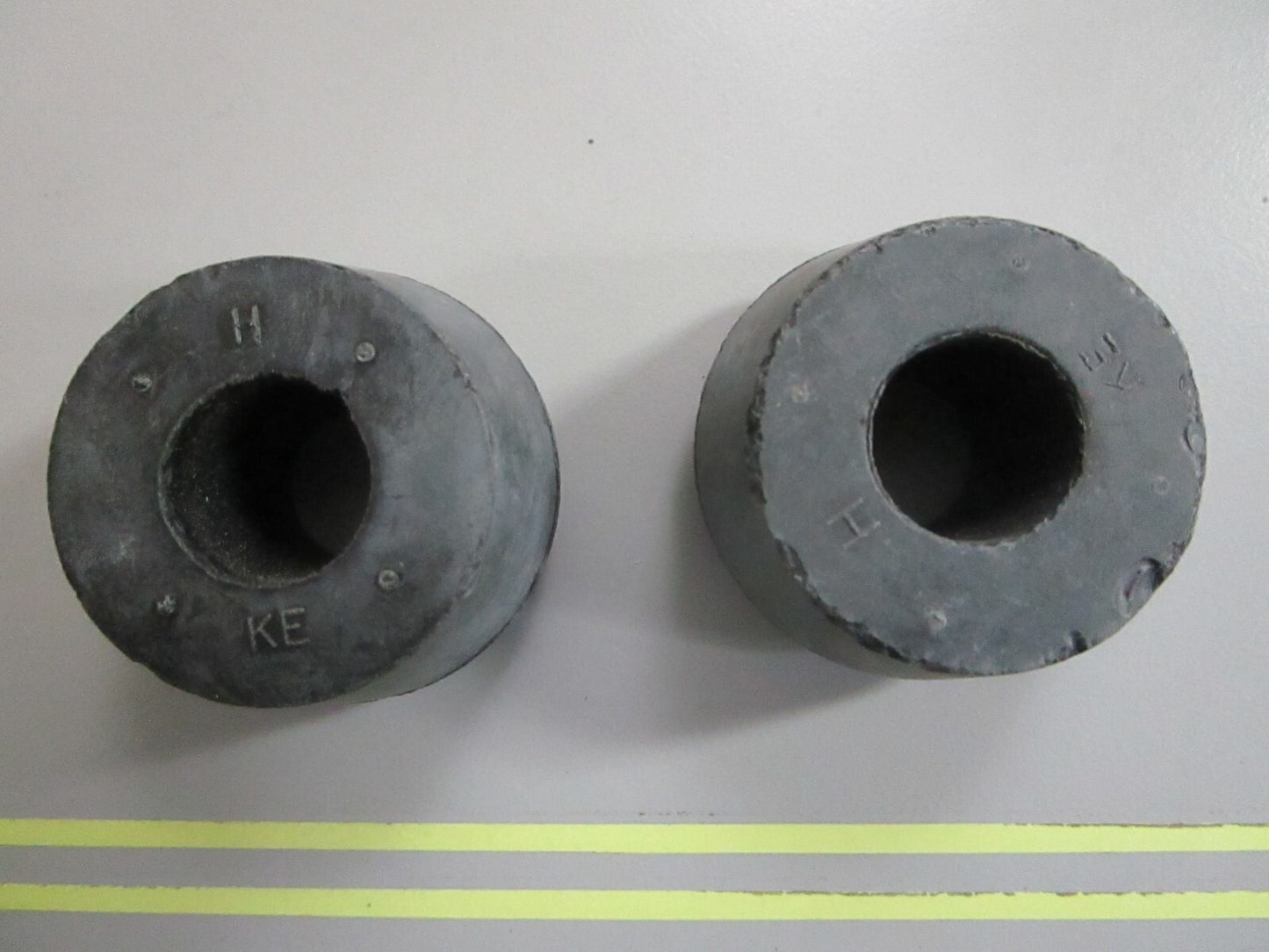 *NEW OEM* (LOT OF 2) 0810 Mercury Quicksilver Bushing 23-99291T