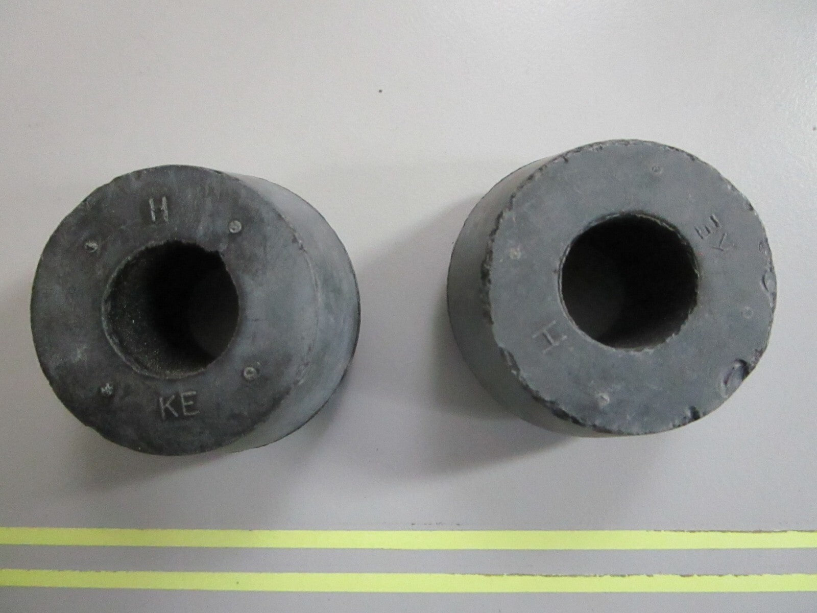 *NEW OEM* (LOT OF 2) 0810 Mercury Quicksilver Bushing 23-99291T