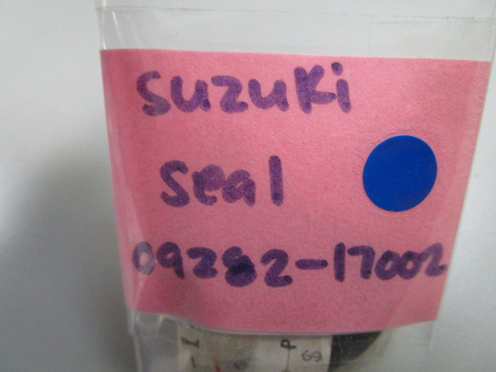 *NEW OEM* 0810 Suzuki Seal 09282-17002