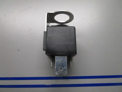 *NEW OEM* 0810 OMC Johnson Evinrude 70AMP Relay 586233 0586233