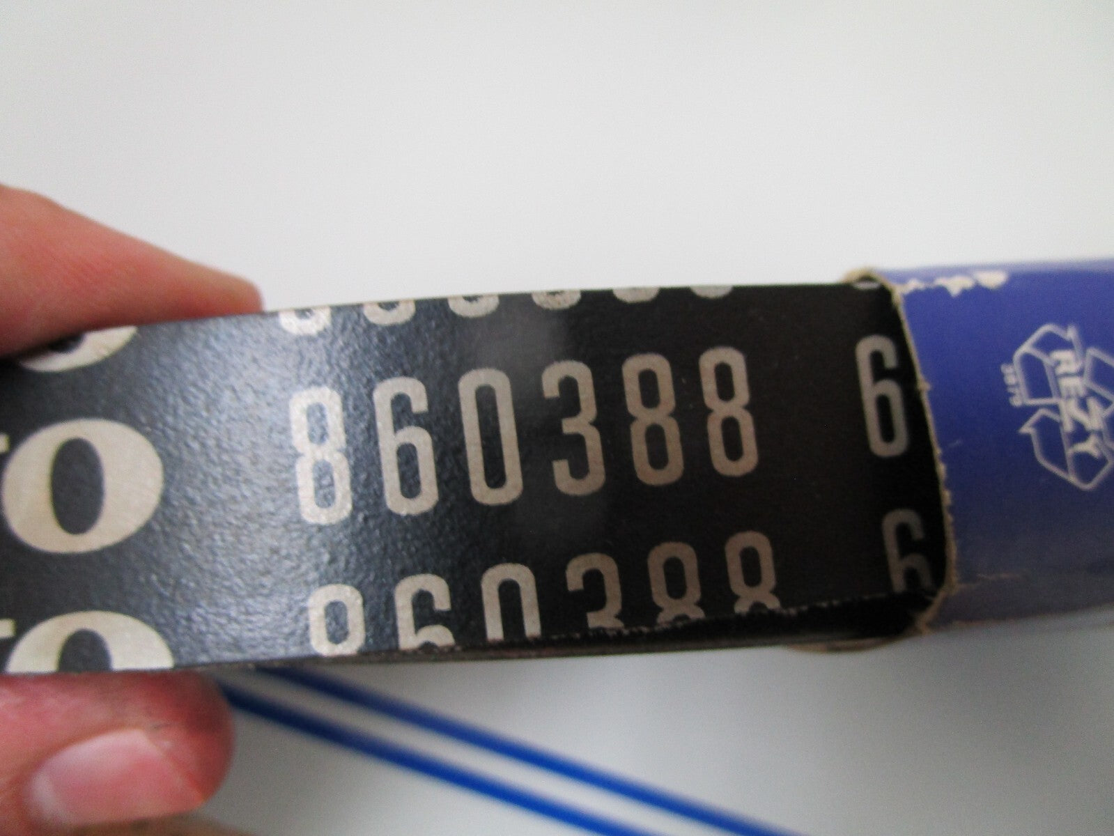 *NEW OEM* 0720 Volvo Penta Belt 860388