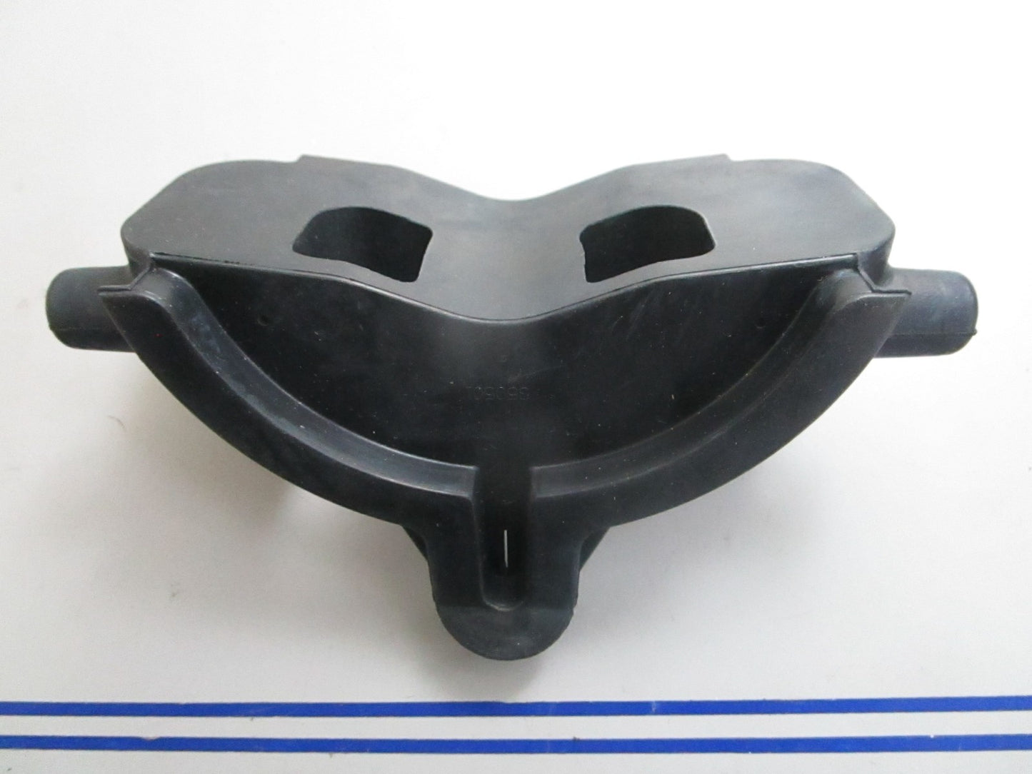 *NEW OEM* 0820 OMC Johnson Evinrude Grommet 350501 0350501