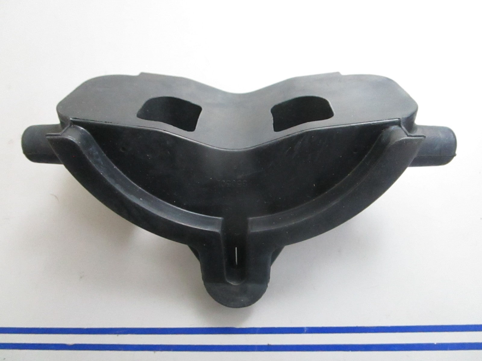 *NEW OEM* 0820 OMC Johnson Evinrude Grommet 350501 0350501