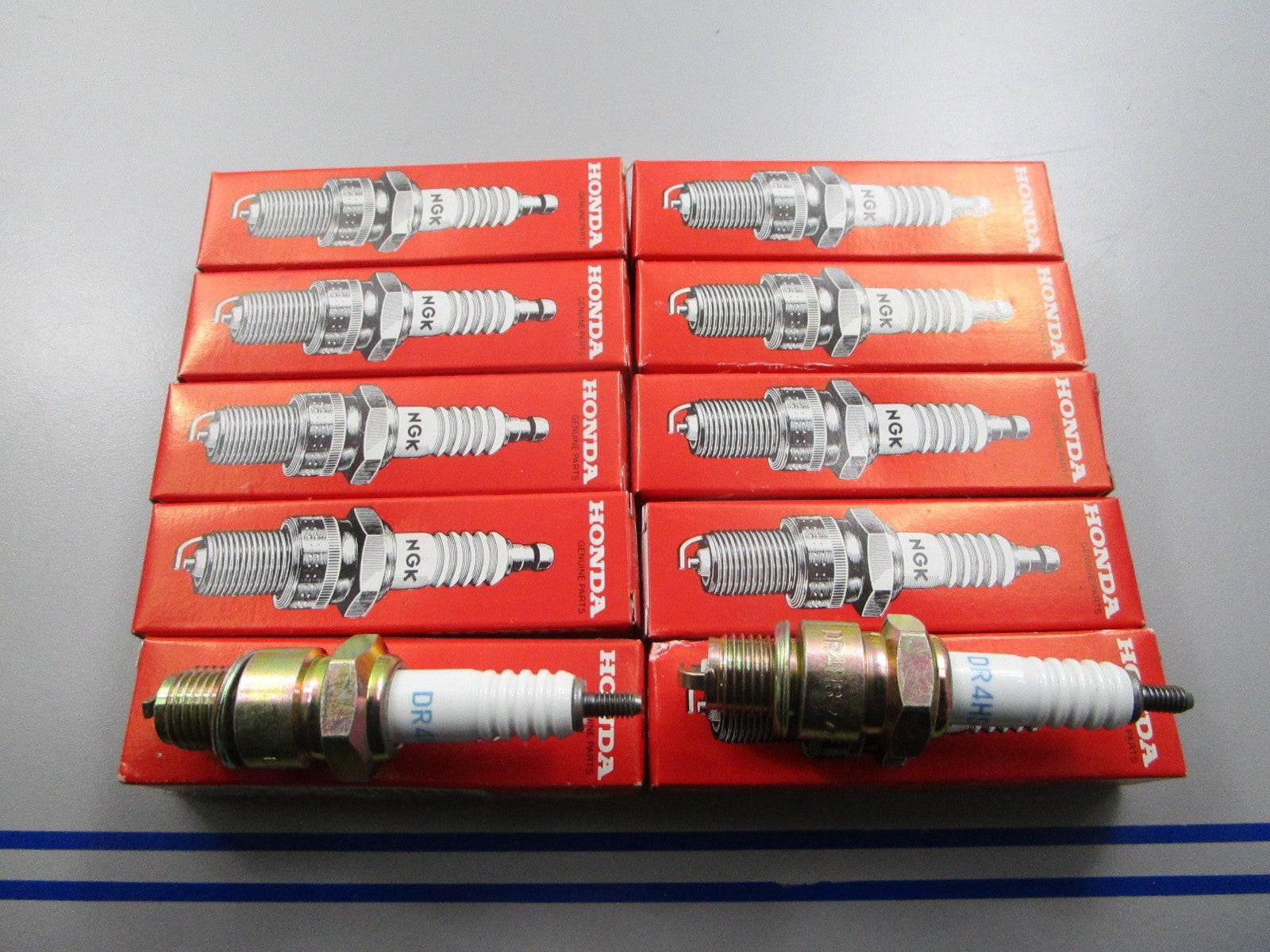 *NEW OEM* (LOT OF 10) 0810 Honda Spark Plug 98066-54716 DR4HS
