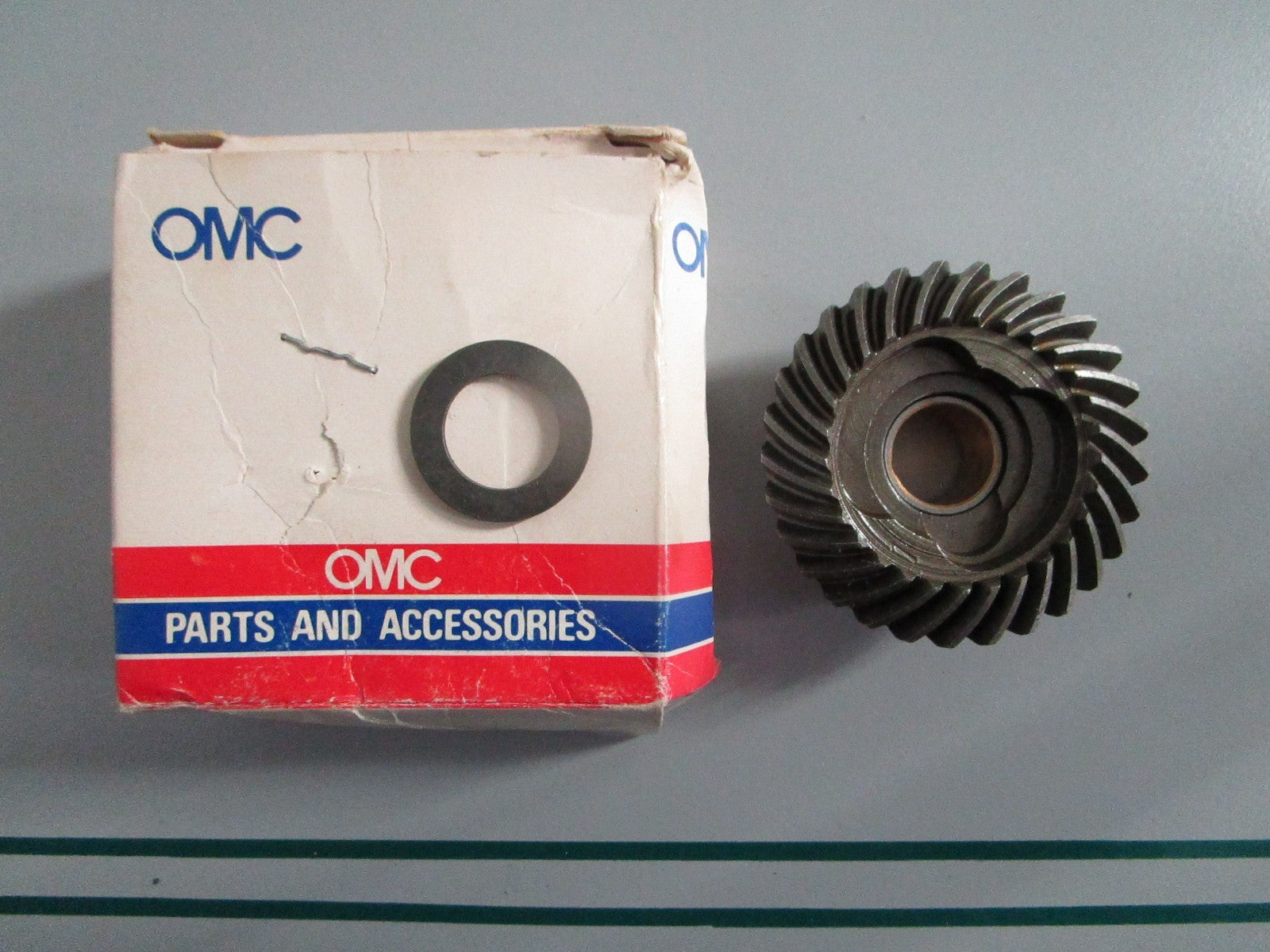 NEW OEM 396992 0396992 OMC Johnson Evinrude Reverse Gear & Bushing 0820