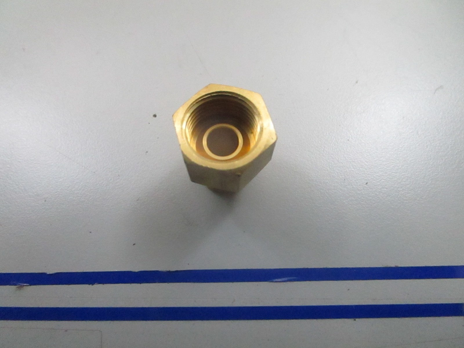 *NEW OEM* 0810 Volvo Penta Fitting 3859043