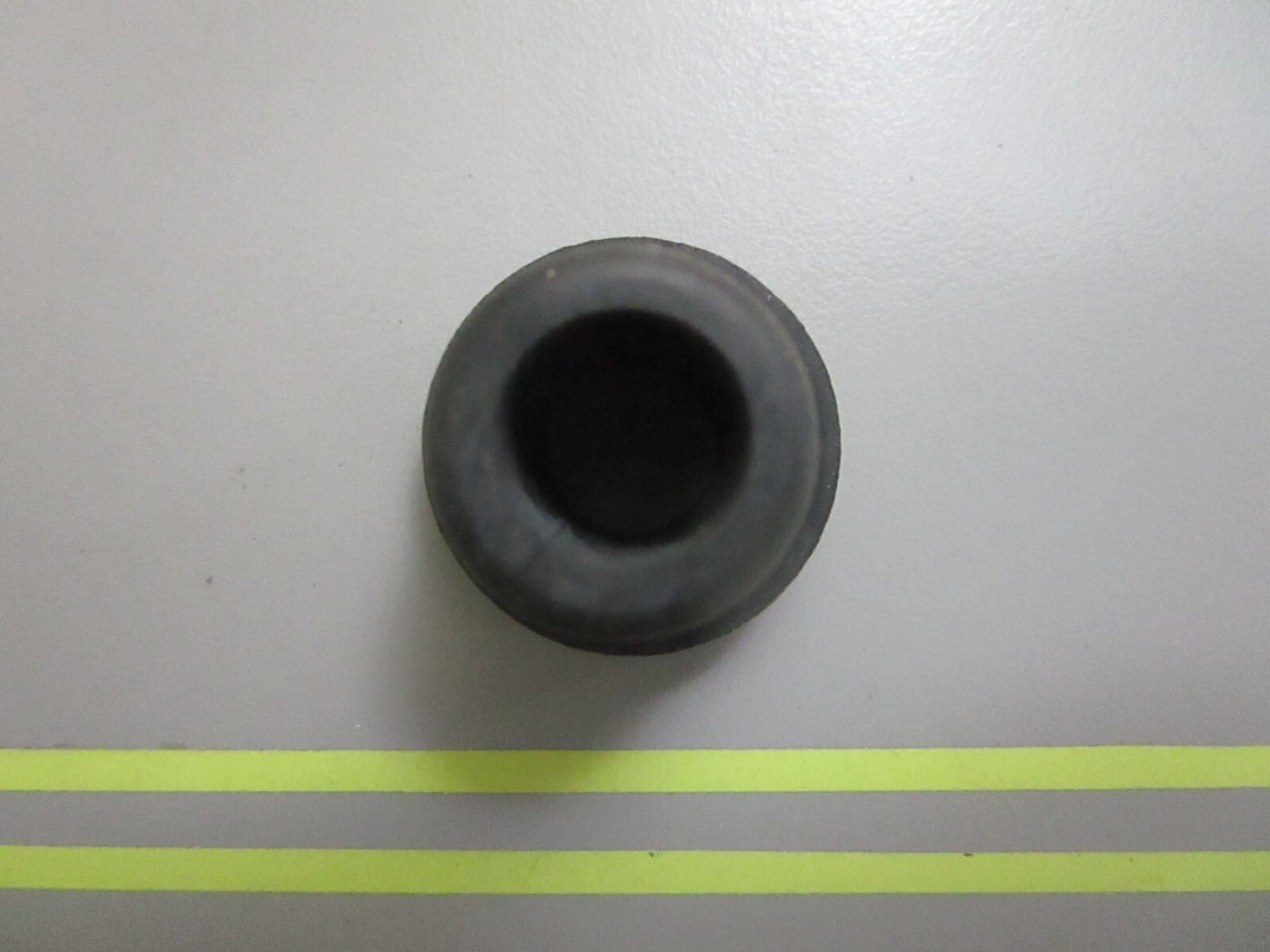*NEW OEM* 0810 Mercury Quicksilver Rubber Grommet 25-97000