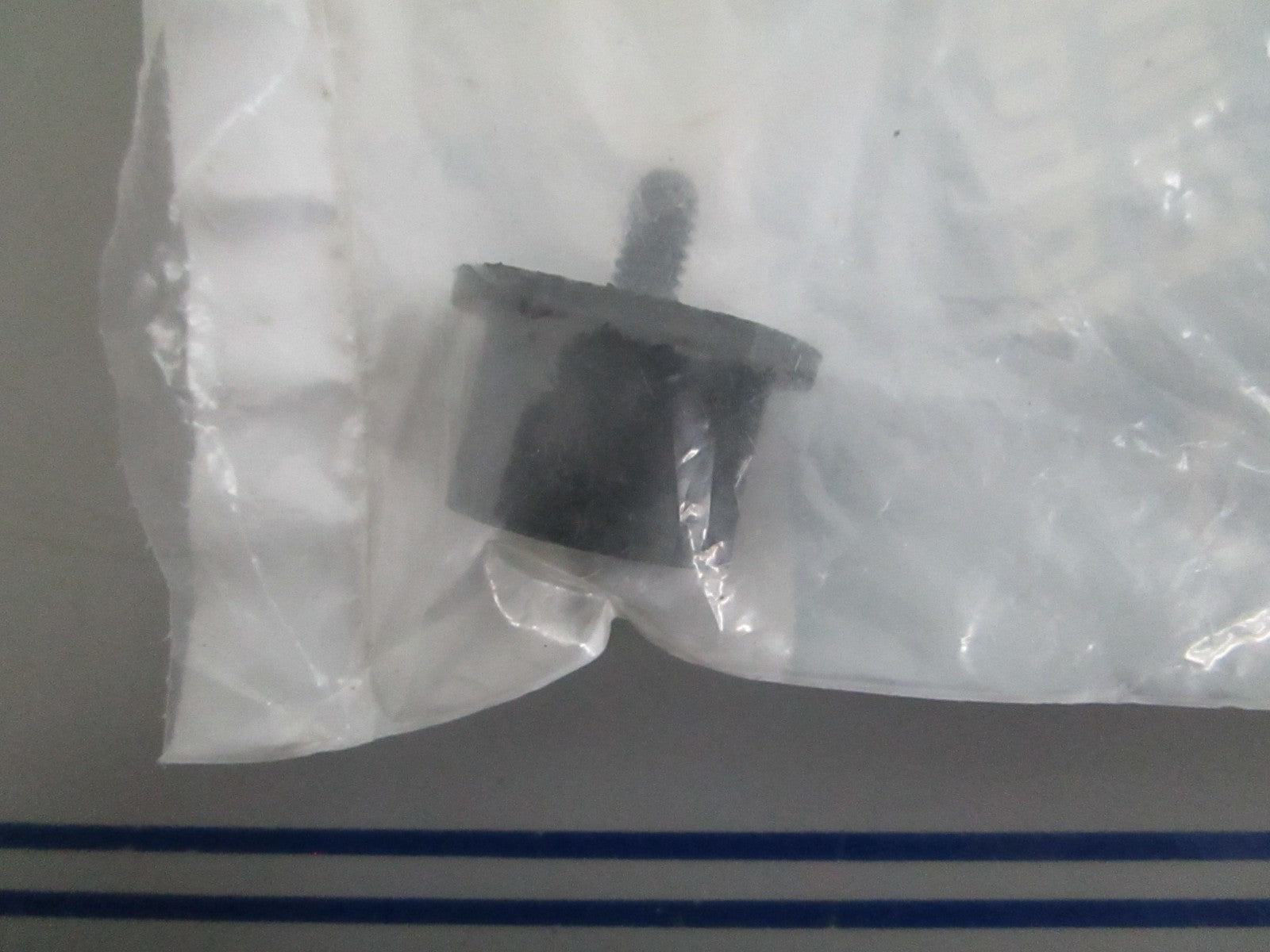 *NEW OEM* 0820 OMC Johnson Evinrude Starter Housing Mount 332610 0332610