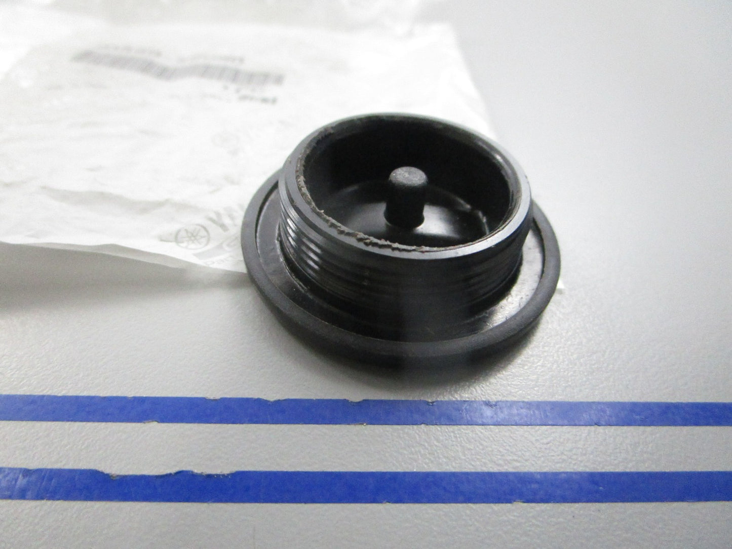 NEW OEM 90340-32080-00 Yamaha Plug 0810