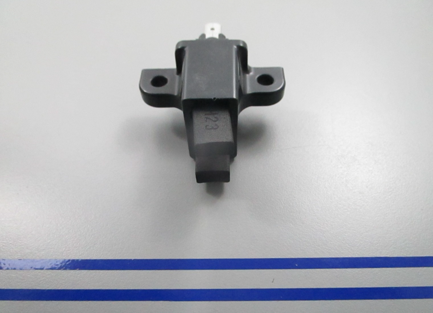 *NEW OEM* 0810 Generac 2 Position Brush Holder Assembly 0J8415