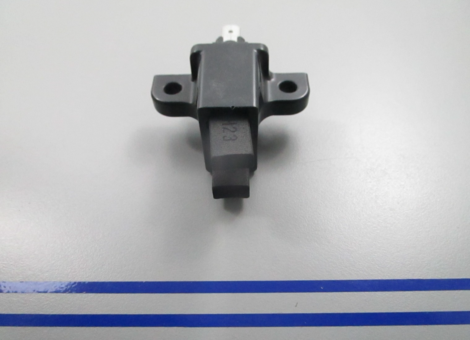 *NEW OEM* 0810 Generac 2 Position Brush Holder Assembly 0J8415